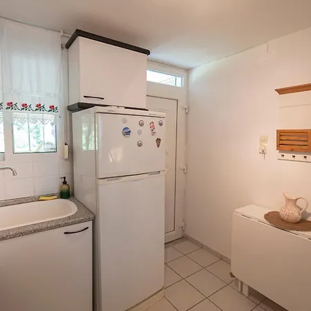 Sunny Breeze Maisonette By Rentalspro - Fourka Holiday home