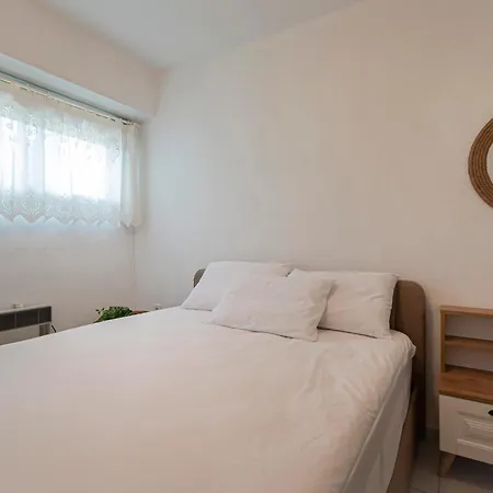 Sunny Breeze Maisonette By Rentalspro - Fourka