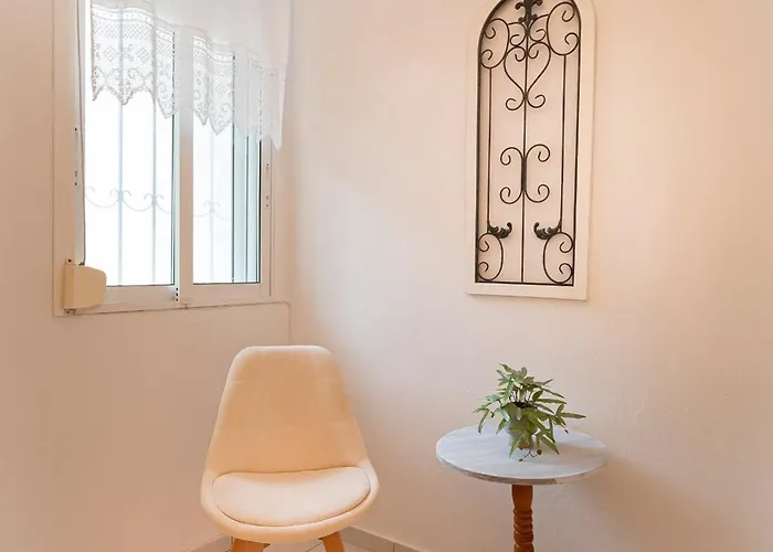 펜션 Sunny Breeze Maisonette By Rentalspro - Fourka *
