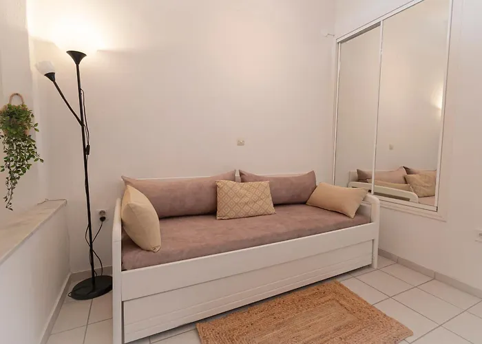 Sunny Breeze Maisonette By Rentalspro - Fourka 펜션