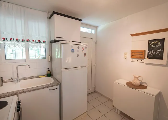 Sunny Breeze Maisonette By Rentalspro - Fourka 펜션